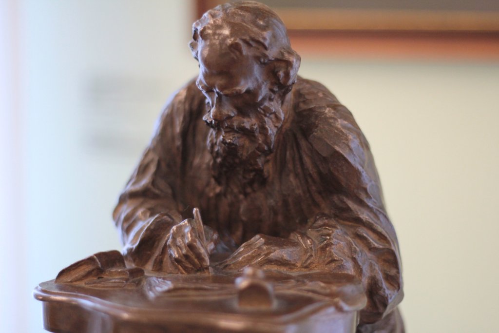 Временное изменение графика работы отделов Государственного музея Л.Н. Толстого с 31 октября по 3 ноября 2025