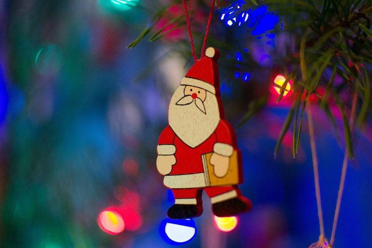 xmas-tree-decorations-photo-lg