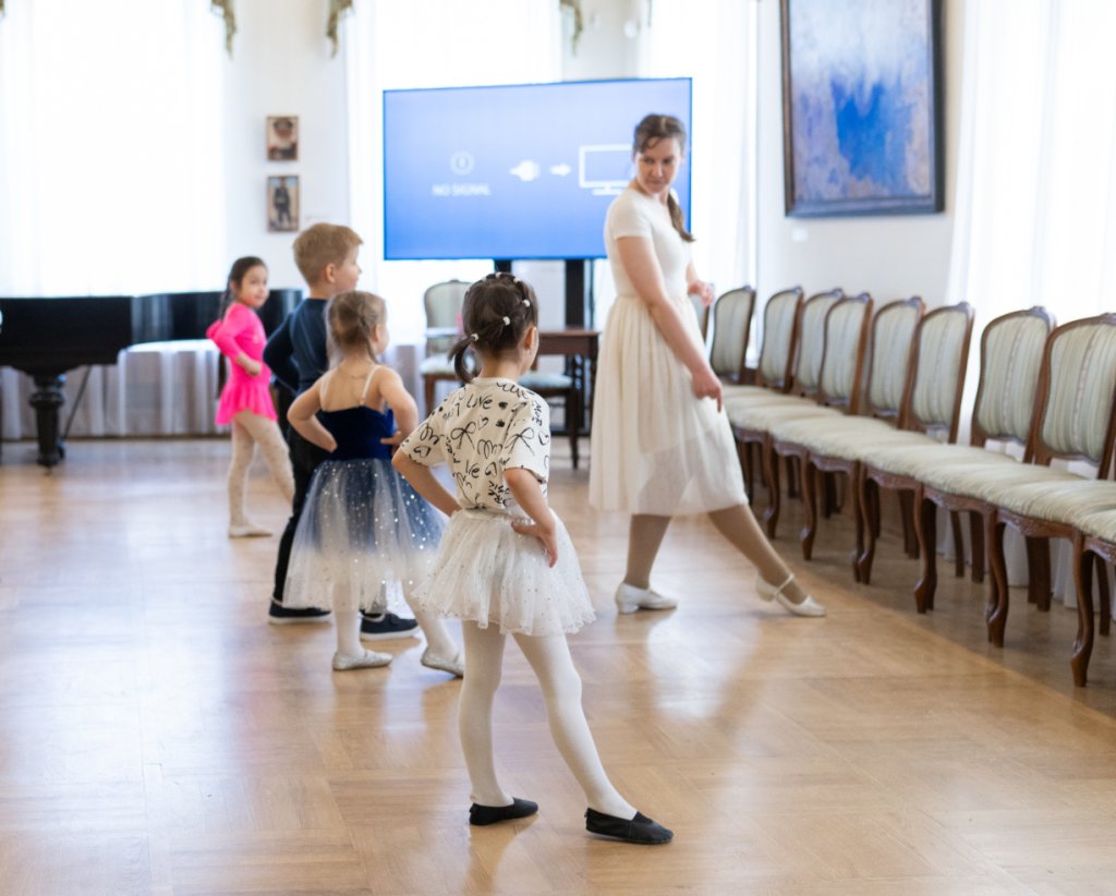 Занятие в детском Клубе исторического танца «Лансье». Занятие 5