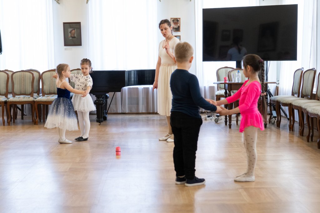 Занятие в детском Клубе исторического танца «Лансье». Занятие 6