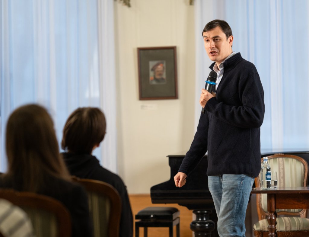 Читательский клуб. Специальный гость Сергей Шаргунов. Ведущая Гаянэ Степанян