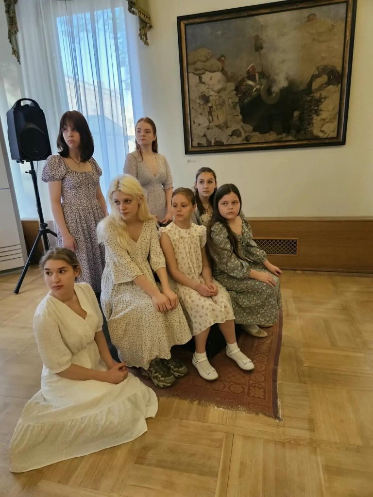 Спектакль «Пушкин для больших и маленьких». Проект «Классное внеклассное чтение»