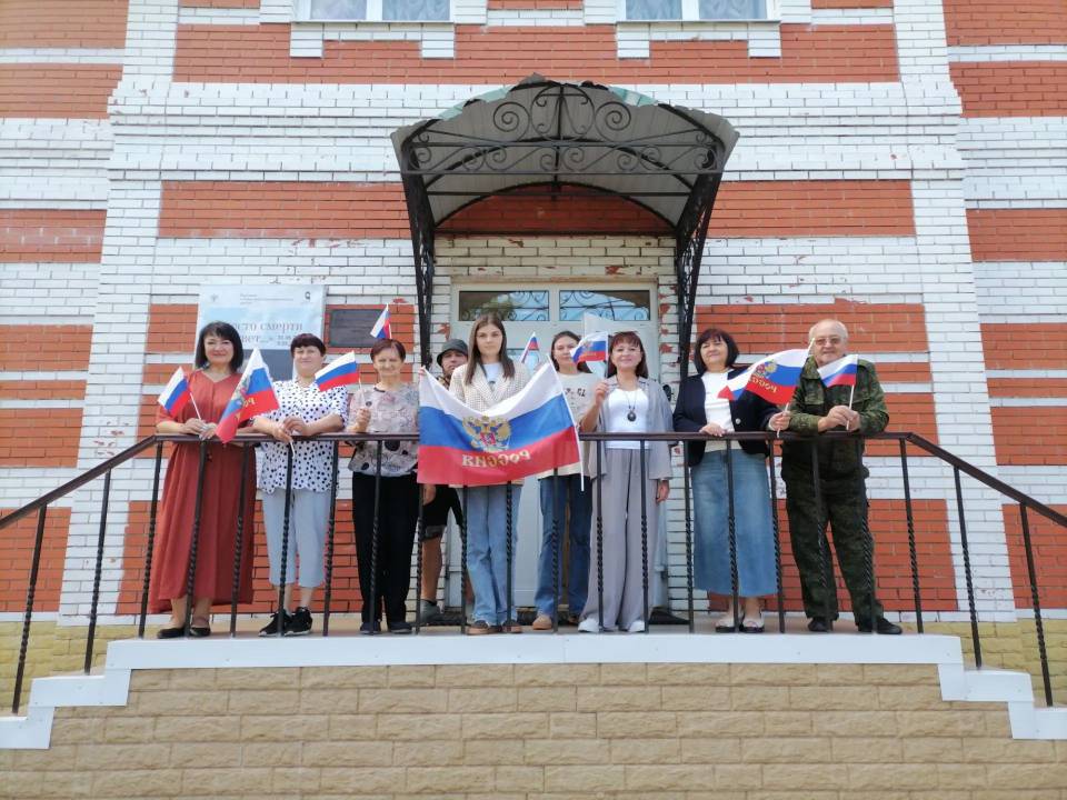 День Государственного флага отметили в музее-заповеднике Л.Н. Толстого