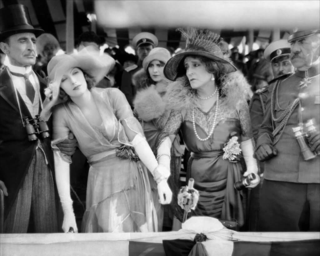 Выездной Киноклуб «В поисках дома». Фильм «Любовь» (1927) Эдмунда Гулдинга