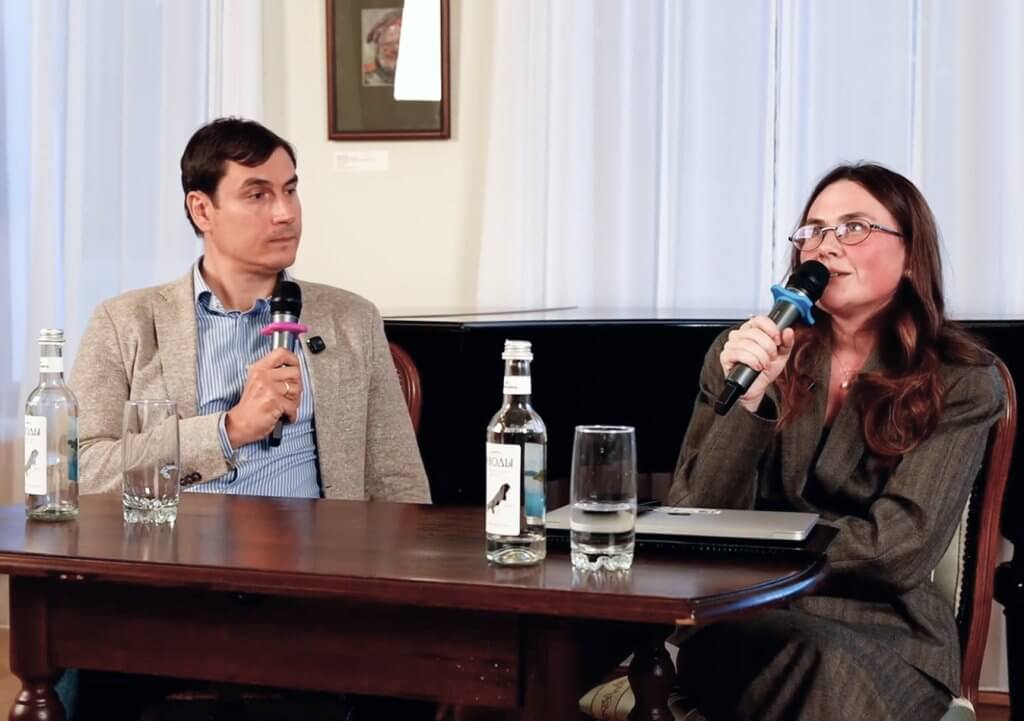 Запись заседания Писательского клуба «Черновик». В гостях Светлана Павлова